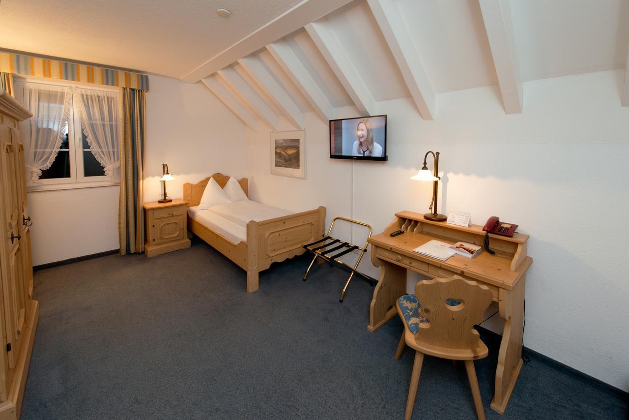 Landgasthof Zu Den Drei Sternen Brunegg Room photo